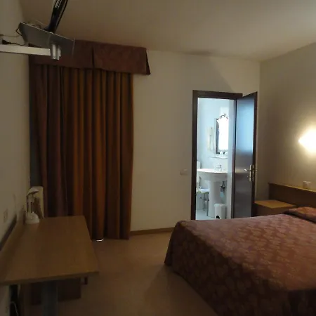 Hotel La Carica Pastrengo